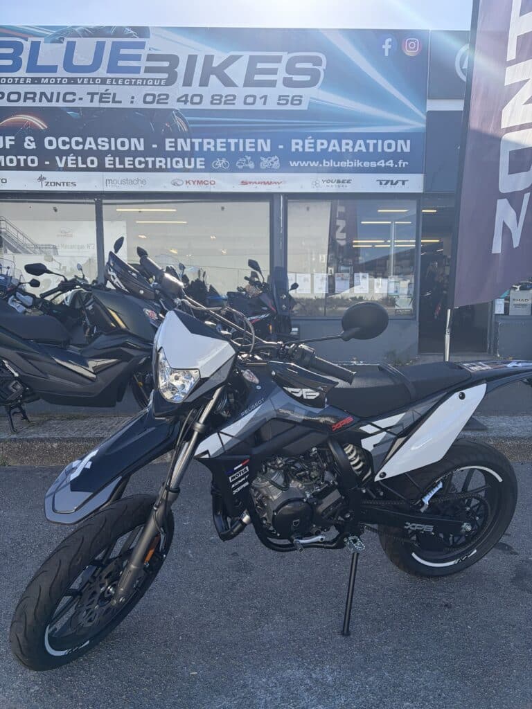 Moto Peugeot XP6